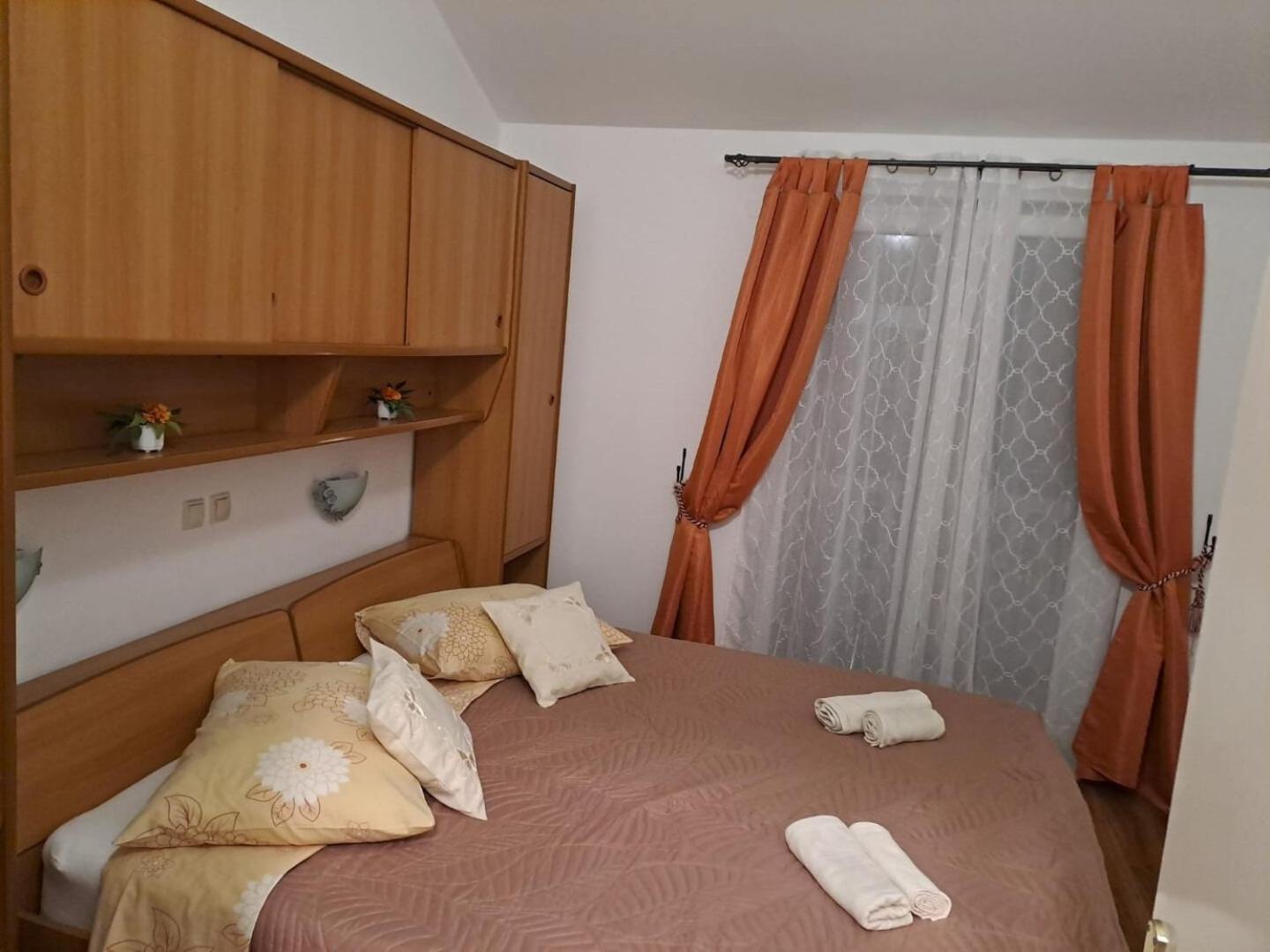 Apartments Mig - With Beautiful Garden Supetarska Draga Esterno foto
