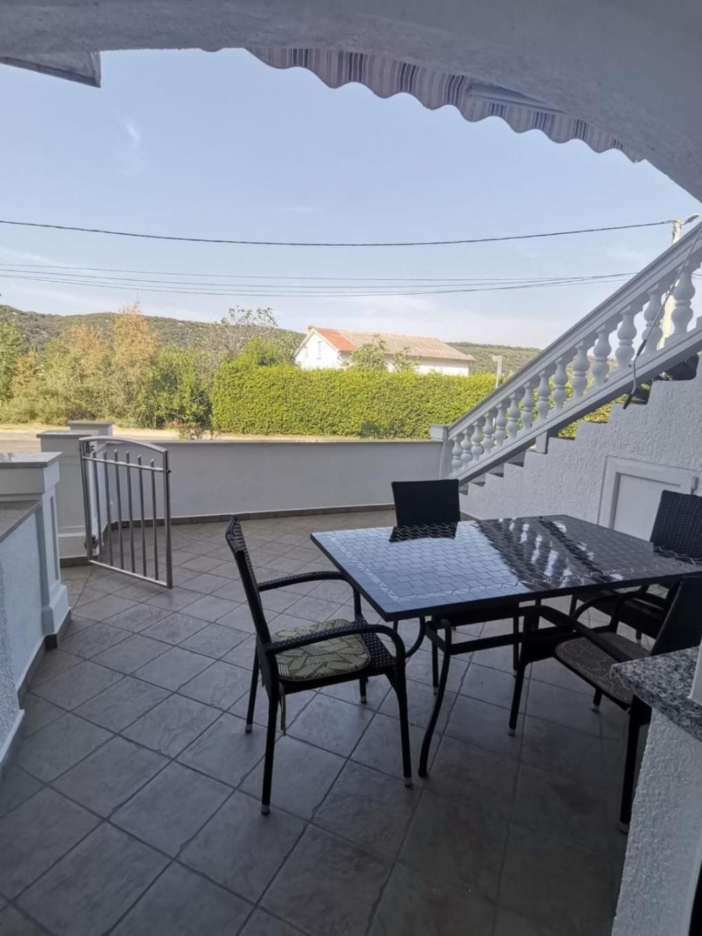 Apartments Mig - With Beautiful Garden Supetarska Draga Esterno foto