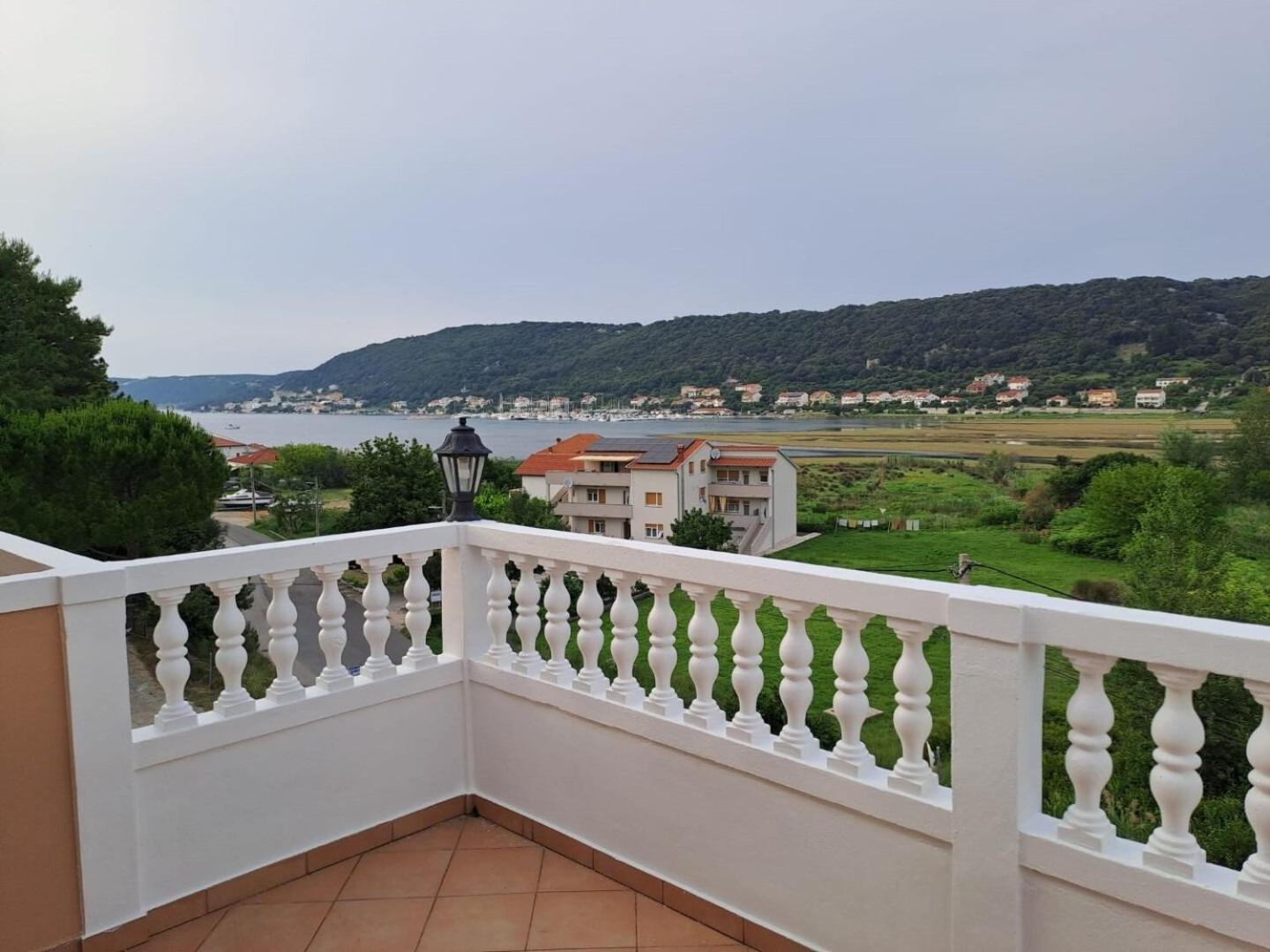 Apartments Mig - With Beautiful Garden Supetarska Draga Esterno foto