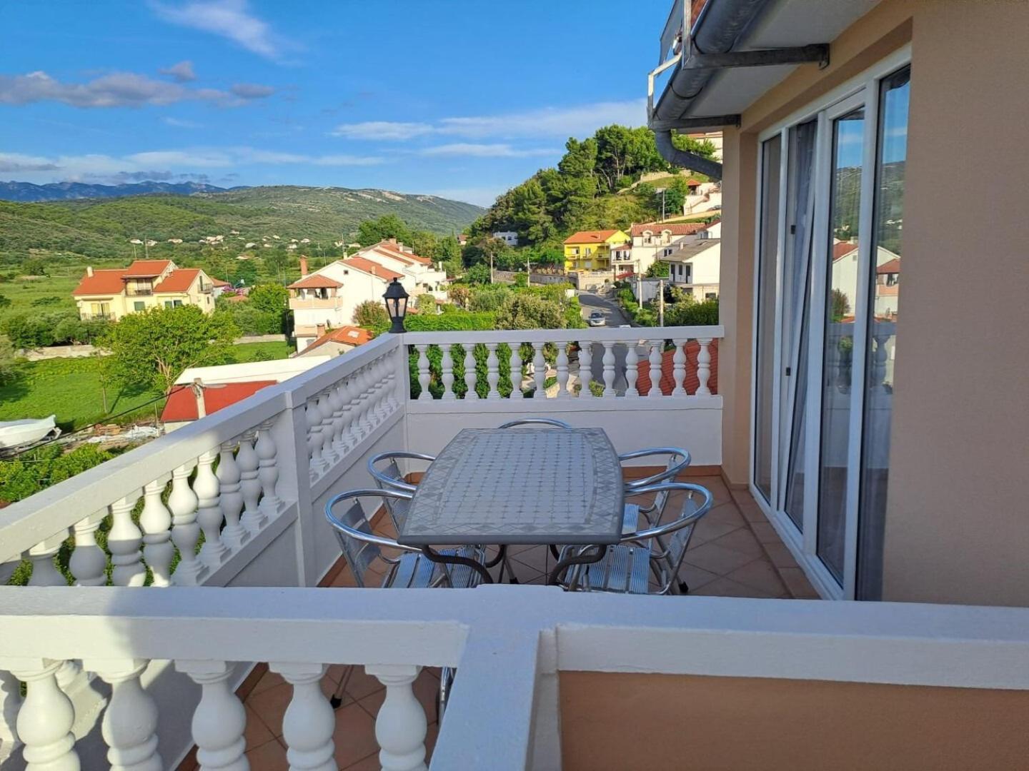 Apartments Mig - With Beautiful Garden Supetarska Draga Esterno foto
