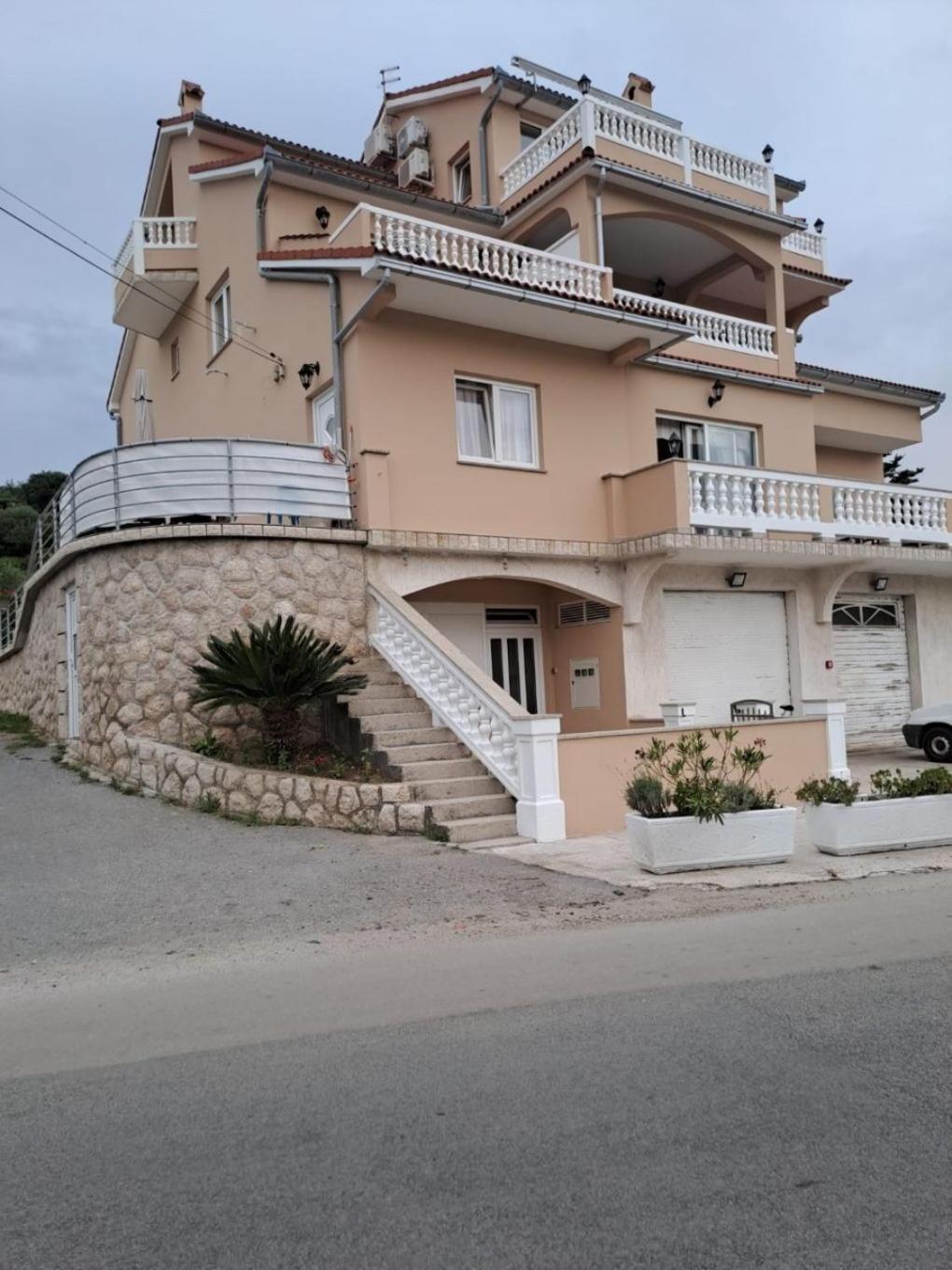 Apartments Mig - With Beautiful Garden Supetarska Draga Esterno foto