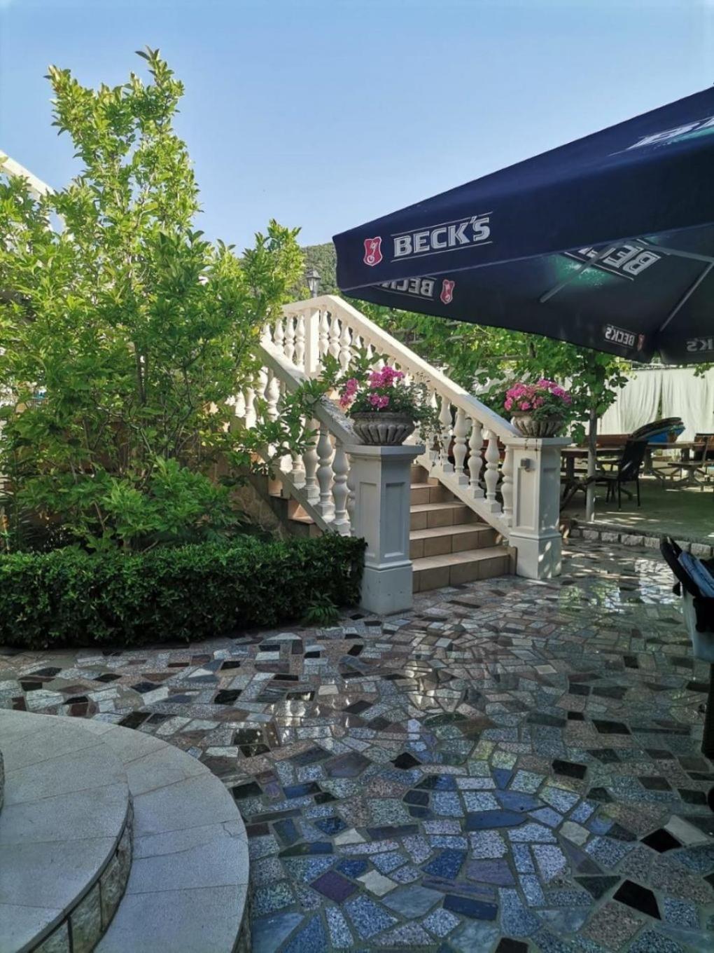 Apartments Mig - With Beautiful Garden Supetarska Draga Esterno foto