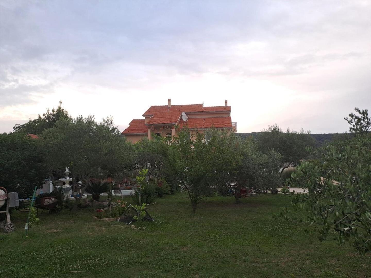 Apartments Mig - With Beautiful Garden Supetarska Draga Esterno foto