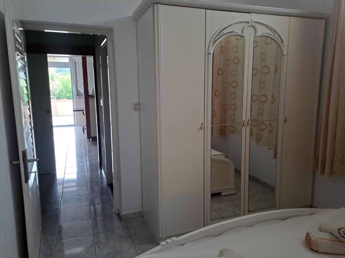 Apartments Mig - With Beautiful Garden Supetarska Draga Esterno foto